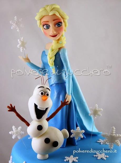 frozen elsa disney pasta di zucchero torta decorata cake design polvere di zucchero