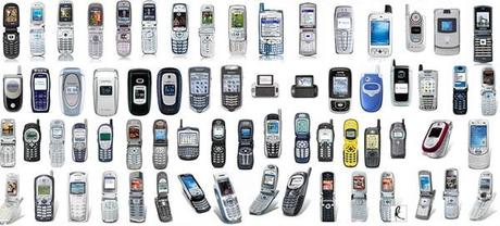 Cellulari ancora in vita dopo il successo degli smartphone Cellulari ancora in vita dopo il successo degli smartphone