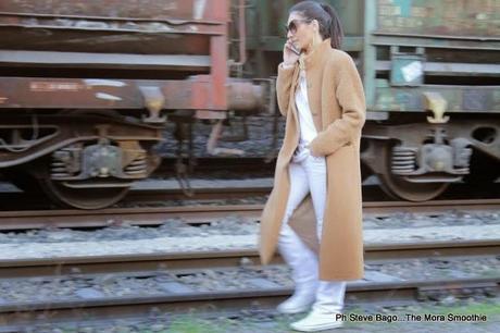 outfit, look, fashion, fashionblogger, isabel garcia, converse, nau, dansk smykkekunst, coat, camel coat, earrings, shoes, pants, sunglasses, shopping, shopping on line, italianblogger, fashionboggeritaliane, outfitoftheday, model, girl, paola buonacara, themorasmoothie