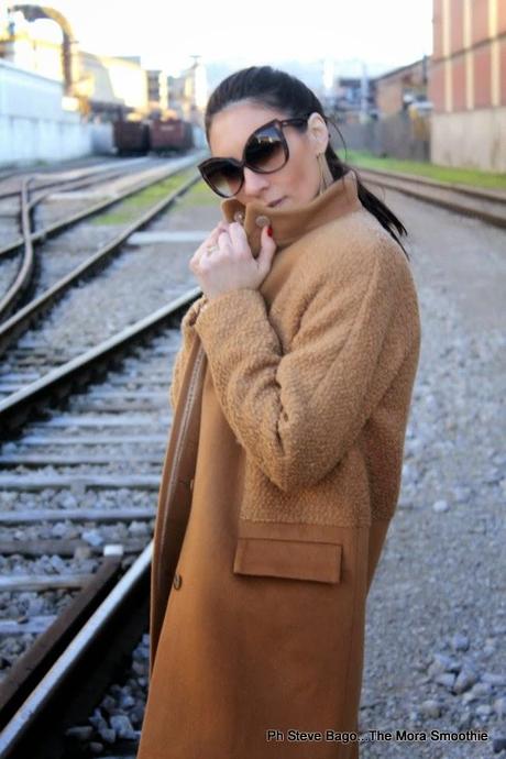 outfit, look, fashion, fashionblogger, isabel garcia, converse, nau, dansk smykkekunst, coat, camel coat, earrings, shoes, pants, sunglasses, shopping, shopping on line, italianblogger, fashionboggeritaliane, outfitoftheday, model, girl, paola buonacara, themorasmoothie