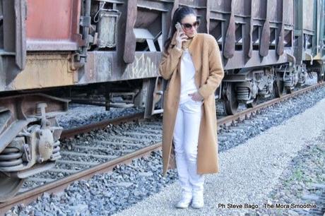 outfit, look, fashion, fashionblogger, isabel garcia, converse, nau, dansk smykkekunst, coat, camel coat, earrings, shoes, pants, sunglasses, shopping, shopping on line, italianblogger, fashionboggeritaliane, outfitoftheday, model, girl, paola buonacara, themorasmoothie