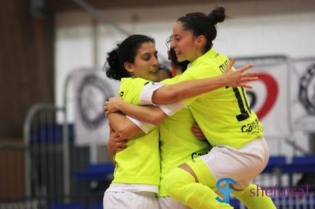 Lisi segna il quarto gol dell'Olimpus nella sfida contro il Città di Falconara Calcio a 5 femminile