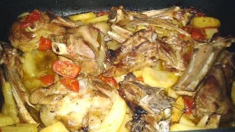 AGNELLO AL FORNO CON le PATATE