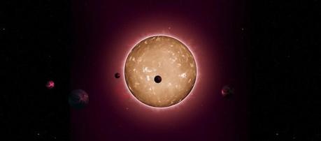 Il Sistema Solare di Kepler-444 in un'animazione a computer. Orbitano a una distanza inferiore a un quinto di quella percorsa da Mercurio attorno al nostro Sole.