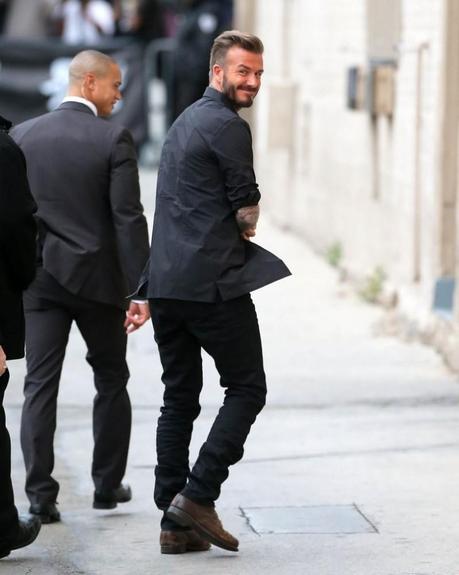 David Beckham vestiti neri 003 800x1001 David Beckham è casuale in abito nero per Jimmy Kimmel Live!  Visita