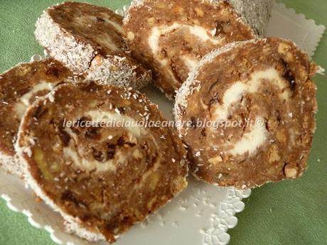 Rotolo di riciclo panettone, al cioccolato e alla crema di ricotta