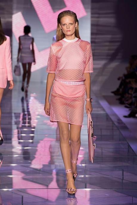 A sneak peek-Versace spring-summer 2015:inno alla femminilità!