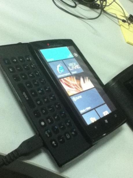 sewp7 590x786 Windows Phone 7 e tastiera fisica anche per Sony Ericsson