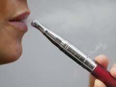 La sigaretta elettronica favorisce il tabagismo giovanile. Lo dice uno studio