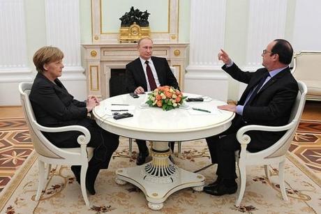 Merkle, Putin e Hollande (Fonte: wikimedia commons)