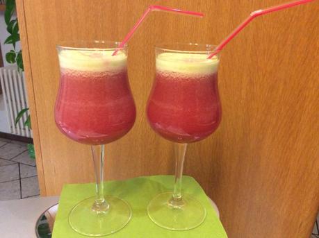 CENTRIFUGATO DI MELE SEDANO CETRIOLO E SUCCO DI MELOGRANO 2015/01/img_2790.jpg