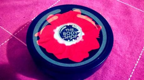 Smoky Poppy testing by The Lunch Girls. Nuova linea di The Body Shop