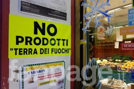Festival di Sanremo, spunta un cartello “Qui no prodotti Terra dei Fuochi” sanremo