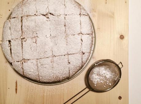 TORTA DI CAROTE SENZA GLASSA E PENDOLARISMO