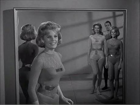 GUIDA INTERGALATTICA... AI CONFINI DELLA REALTÀ GUIDA INTERGALATTICA... AI CONFINI DELLA REALTÀ