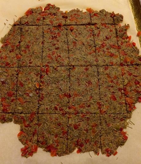 Crackers Crudisti Olive e Peperoni ricettevegan.org crackers crudisti