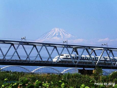 Shinkansen, il mezzo più veloce per scoprire il Giappone