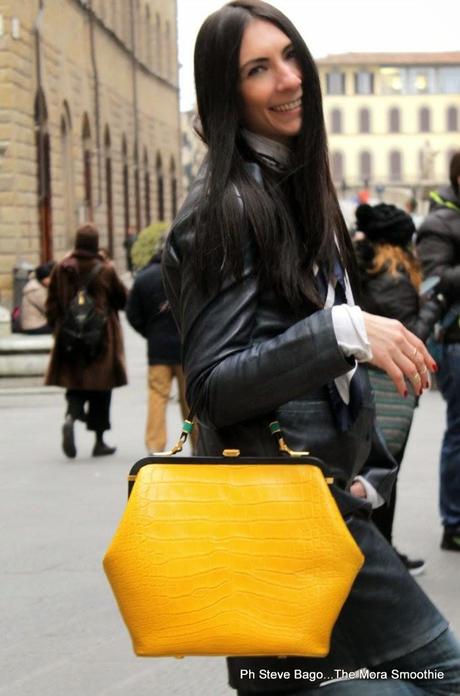 themorasmoothie themorasmoothie, fashionblog, fashionblogger, blogger, italianblogger, bloggeritaliana, fashionbloggeritaliana, italianfashionblogger, veneziani, joleveneziani, veneziani bag, borsa veneziani, maliparmi, maliparmi coat, girl, model, shopping, shopping on line, firenze, florence, outfit, look, ootd, lokoftheday, outfitoftheday, ss15, borsa gialla, street style, outfit museo, paola buonacara