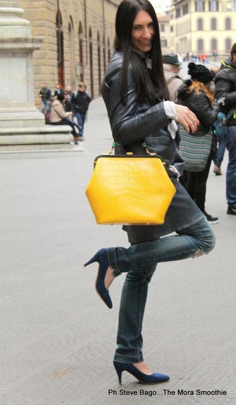 themorasmoothie themorasmoothie, fashionblog, fashionblogger, blogger, italianblogger, bloggeritaliana, fashionbloggeritaliana, italianfashionblogger, veneziani, joleveneziani, veneziani bag, borsa veneziani, maliparmi, maliparmi coat, girl, model, shopping, shopping on line, firenze, florence, outfit, look, ootd, lokoftheday, outfitoftheday, ss15, borsa gialla, street style, outfit museo