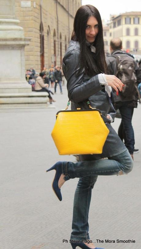 themorasmoothie themorasmoothie, fashionblog, fashionblogger, blogger, italianblogger, bloggeritaliana, fashionbloggeritaliana, italianfashionblogger, veneziani, joleveneziani, veneziani bag, borsa veneziani, maliparmi, maliparmi coat, girl, model, shopping, shopping on line, firenze, florence, outfit, look, ootd, lokoftheday, outfitoftheday, ss15, borsa gialla, street style, outfit museo, paola buonacara