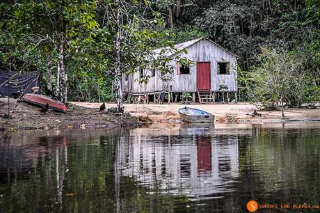 Viaggio in Amazzonia - casa di un villaggio