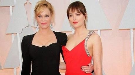 Oscars-2015-Dakota-Johnson-Snaps-at-Mom-Melanie-Griffith-Video