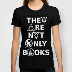 Book T-Shirt: I'm a Books FanGirl