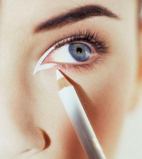 Beauty tips: the white eye pencil