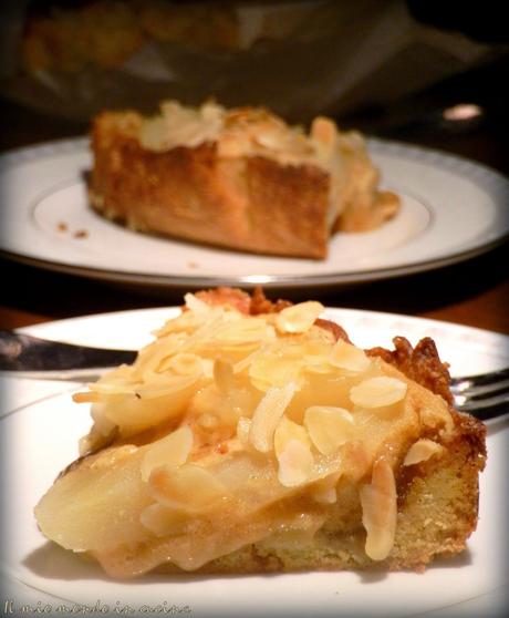 TORTA FRANGIPANE alle  PERE SCIROPPATE e confettura di UVA SPINA