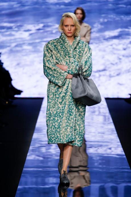 Milano Moda Donna: Max Mara A/I 2015-16