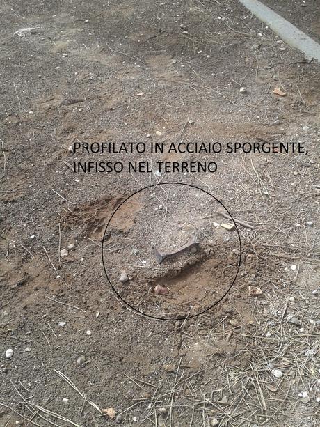 30 foto per denunciare il degrado del Parco di Monte del Grano. Area bambini pericolosa e tenuta malissimo in quello che potrebbe essere il Central Park del Quadraro