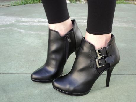 Blu e Nero insieme per un Look Chic Blu e Nero insieme per un Look Chic