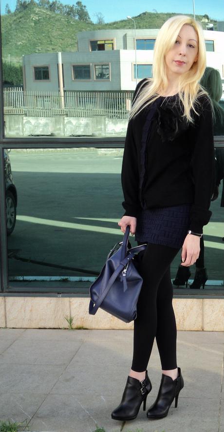 Blu e Nero insieme per un Look Chic Blu e Nero insieme per un Look Chic