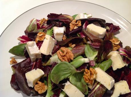 Insalata di Costetto e Noci, ricca di calcio.