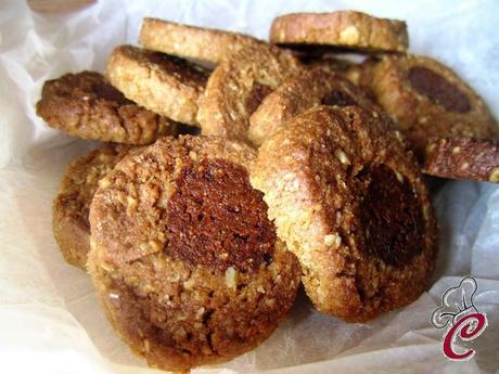 Biscotti rustici con il cuore di frutta secca: ottenere il meglio da ingredienti semplici e speciali