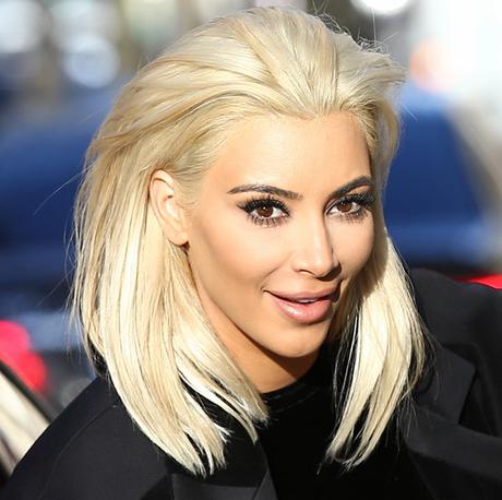 KIM KARDASHAN - Capelli color platino!