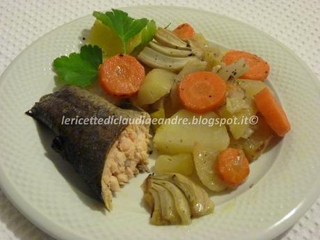 Trota salmonata al forno, con patate,carote e finocchi