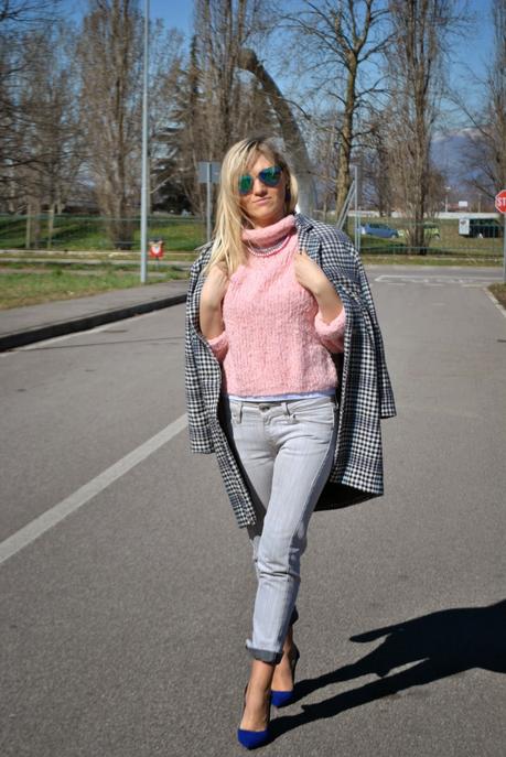 outfit cappotto oversize outfit jeans grigi outfit maglione rosa outfit maglione a collo alto outfit scarpe blu mariafelicia magno color-block by felym come abbinare il rosa outfit rosa come abbinare il maglione a collo alto outfit grigio outfit jeans skinny come abbinare il grigio outfit scarpe blu come abbinare il blu abbinamenti blu outfit blu majique mariafelicia magno fashion blogger ragazze bionde fornarina majique jewels couture zara outfit invernale outfit invernale ragazza fashion blogger italiane blog di moda italiani girls winter outfits skinny jeans outfit grey outfit blue heels fashion bloggers italy colorblock by felym