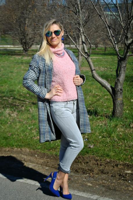 outfit cappotto oversize outfit jeans grigi outfit maglione rosa outfit maglione a collo alto outfit scarpe blu mariafelicia magno color-block by felym come abbinare il rosa outfit rosa come abbinare il maglione a collo alto outfit grigio outfit jeans skinny come abbinare il grigio outfit scarpe blu come abbinare il blu abbinamenti blu outfit blu majique mariafelicia magno fashion blogger ragazze bionde fornarina majique jewels couture zara outfit invernale outfit invernale ragazza fashion blogger italiane blog di moda italiani girls winter outfits skinny jeans outfit grey outfit blue heels fashion bloggers italy colorblock by felym