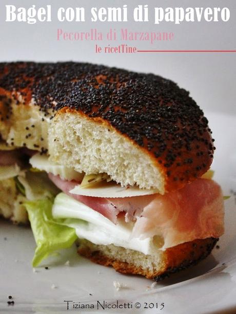 Bagel con semi di papavero