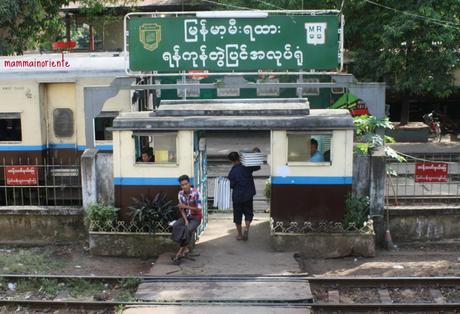 Nel vivo della Birmania salendo sul Circular Train di Yangon