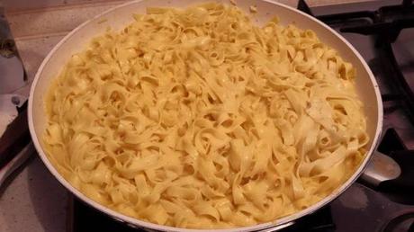 tagliatelle veloci con zafferano e panna