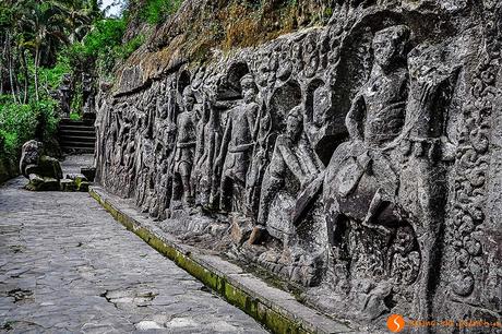 Roccia scolpita Yeh Puluh Bali