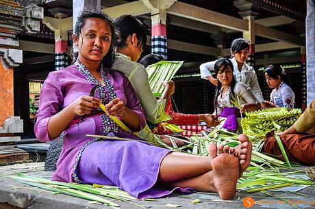 preparazione festa della luna piena bali tempio Tirta Empul