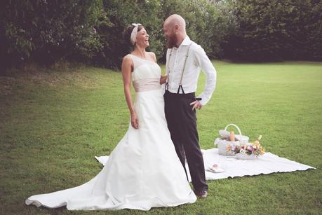 LOVE IS A VINTAGE CHIC WEDDING PIC-NIC