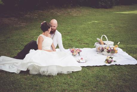 LOVE IS A VINTAGE CHIC WEDDING PIC-NIC