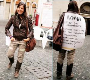 Francesca Chiumiento durante una manifestazione davanti Montecitorio