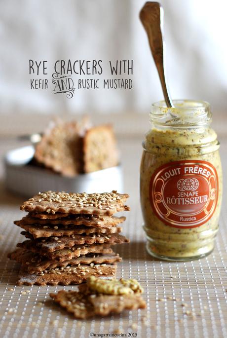 Cracker di segale, kefir e senape rustica | Rye crackers with kefir and rustic mustard