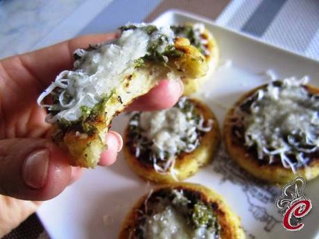 Pizzette di polenta taragna al pesto di... : dal più audace al più delicato, l'idea perfetta per ogni palato Pizzette di polenta taragna al pesto di... : dal più audace al più delicato, l'idea perfetta per ogni palato