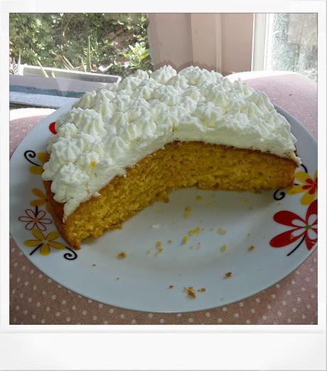 Una ricetta per Pasqua? Torta di carote e cocco con crema al mascarpone